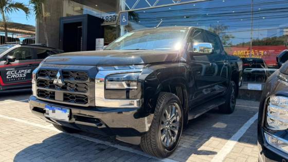 MITSUBISHI TRITON 2.4 BITURBO DIESEL CD HPE-S 4X4 AUTOMÁTICO